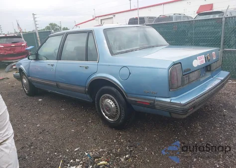 1991 Oldsmobile 88 Royale z USA, uszkodzony, nr VIN 1G3HN54C6M1809377